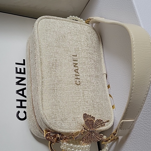 Chanel Beige POUCH - Picture 10 of 13